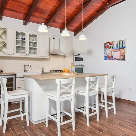 S Jacuzzijem I Bazenom Mavrinac Villa *