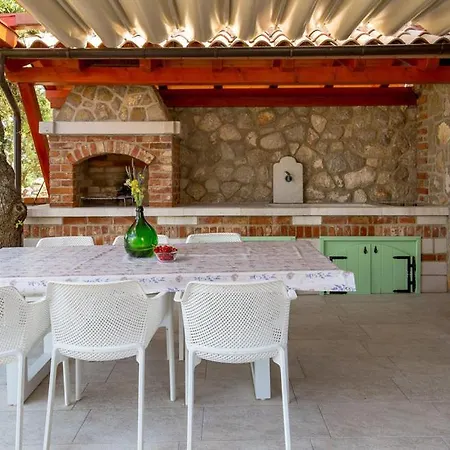 Villa S Jacuzzijem I Bazenom Mavrinac Nerezine