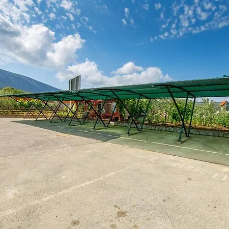 Vila S Jacuzzijem I Bazenom Mavrinac