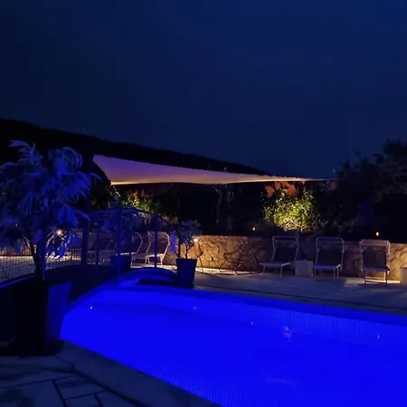 S Jacuzzijem I Bazenom Mavrinac Nerezine