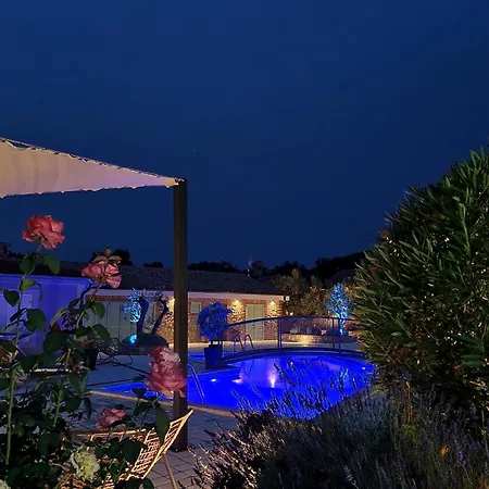 S Jacuzzijem I Bazenom Mavrinac Villa *