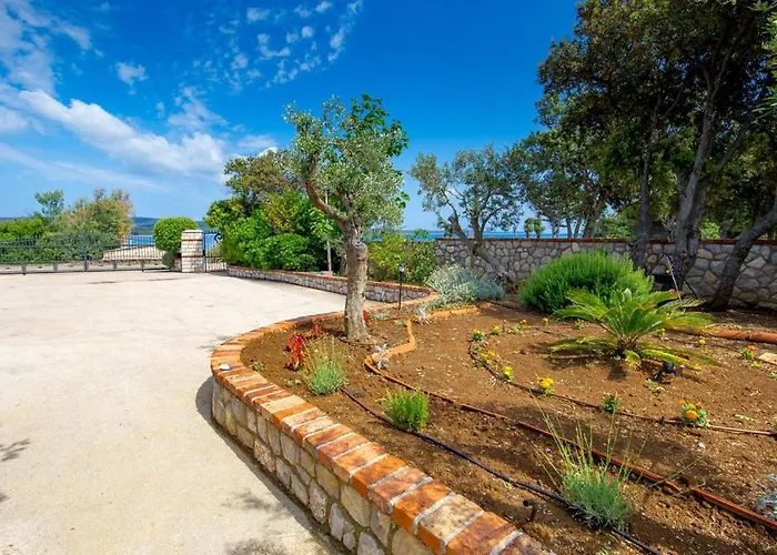 S Jacuzzijem I Bazenom Mavrinac Willa