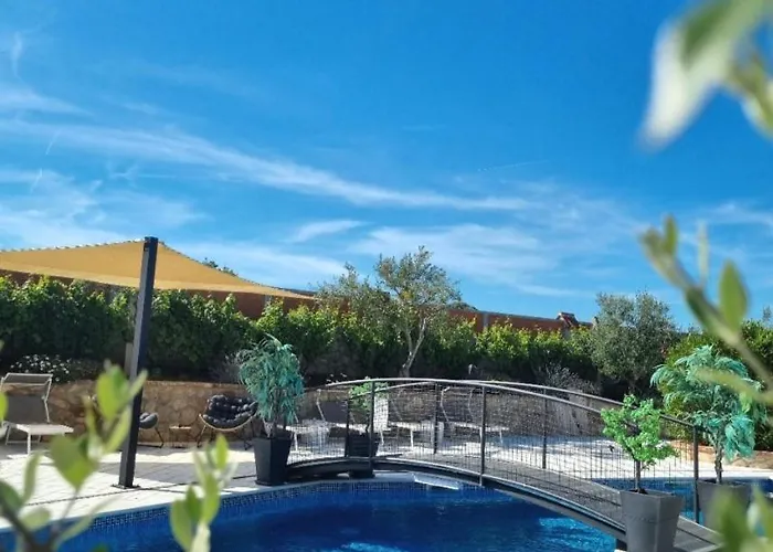 S Jacuzzijem I Bazenom Mavrinac * Nerezine