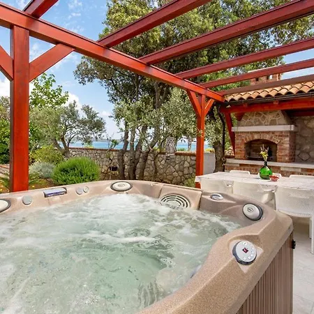 Villa S Jacuzzijem I Bazenom Mavrinac *