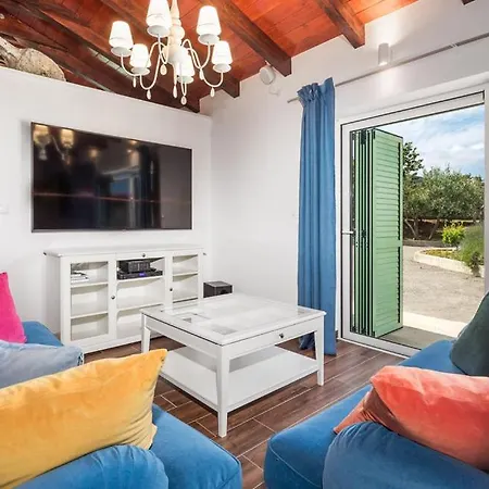 Villa S Jacuzzijem I Bazenom Mavrinac