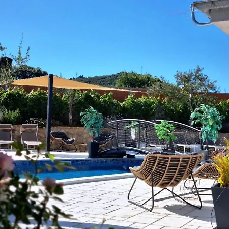 S Jacuzzijem I Bazenom Mavrinac