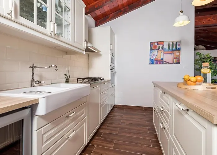 S Jacuzzijem I Bazenom Mavrinac Nerezine