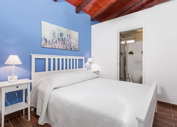 S Jacuzzijem I Bazenom Mavrinac Nerezine