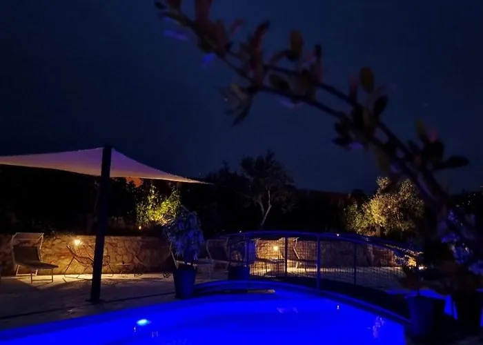 S Jacuzzijem I Bazenom Mavrinac Nerezine