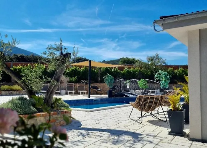 Villa S Jacuzzijem I Bazenom Mavrinac Nerezine