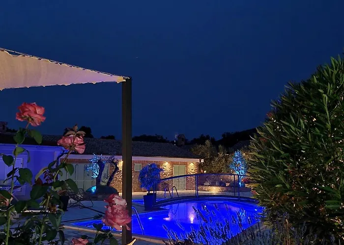 S Jacuzzijem I Bazenom Mavrinac Villa *